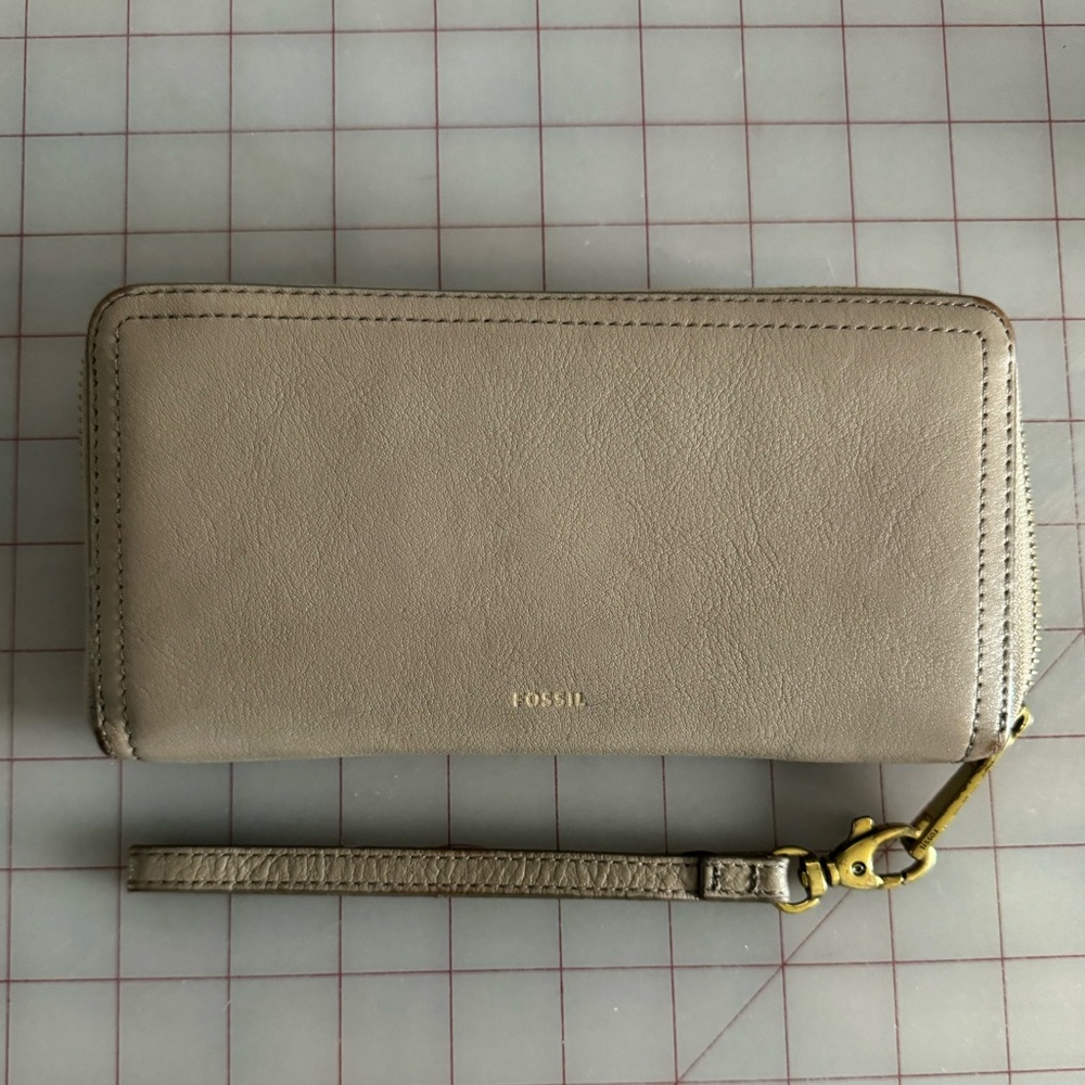 Fossil Zip Around Wristlet Wallet - image 1
